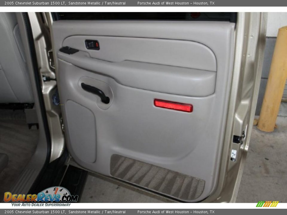2005 Chevrolet Suburban 1500 LT Sandstone Metallic / Tan/Neutral Photo #11
