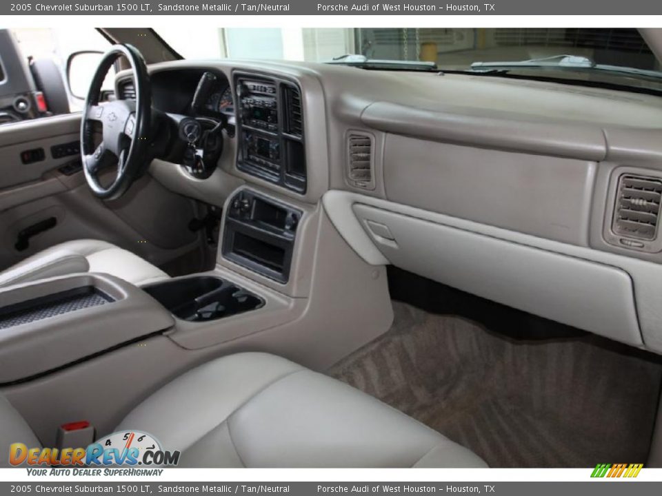 2005 Chevrolet Suburban 1500 LT Sandstone Metallic / Tan/Neutral Photo #14