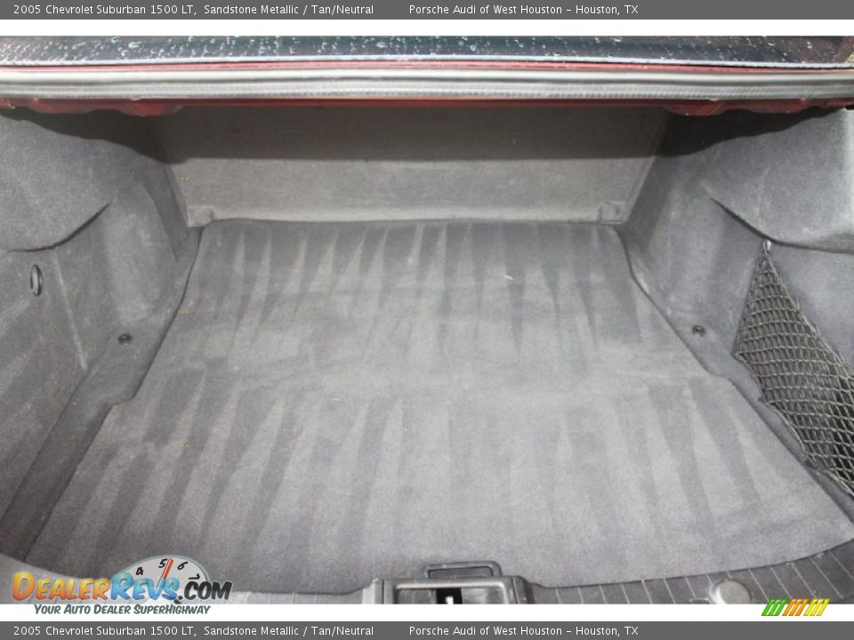 2005 Chevrolet Suburban 1500 LT Sandstone Metallic / Tan/Neutral Photo #15