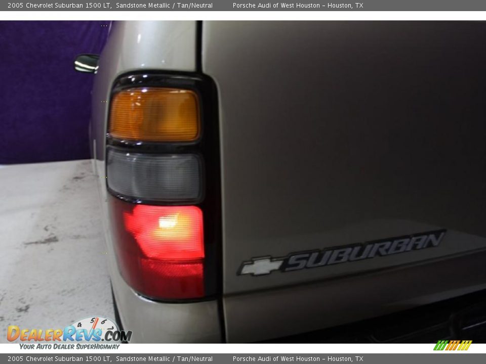 2005 Chevrolet Suburban 1500 LT Sandstone Metallic / Tan/Neutral Photo #22