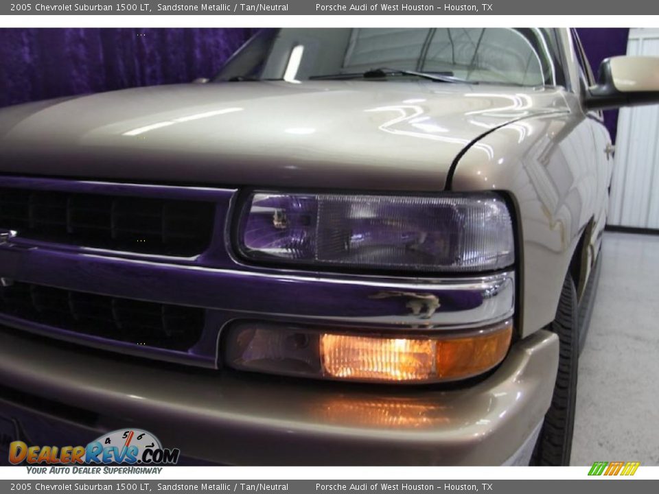 2005 Chevrolet Suburban 1500 LT Sandstone Metallic / Tan/Neutral Photo #24