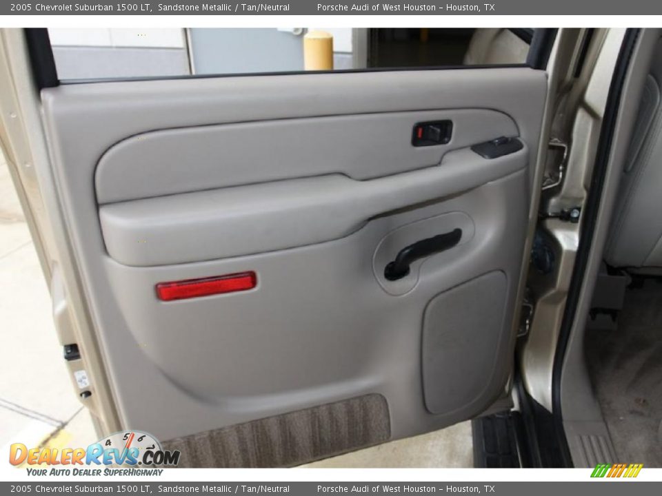 2005 Chevrolet Suburban 1500 LT Sandstone Metallic / Tan/Neutral Photo #25