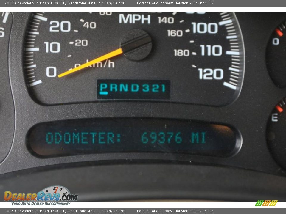 2005 Chevrolet Suburban 1500 LT Sandstone Metallic / Tan/Neutral Photo #26