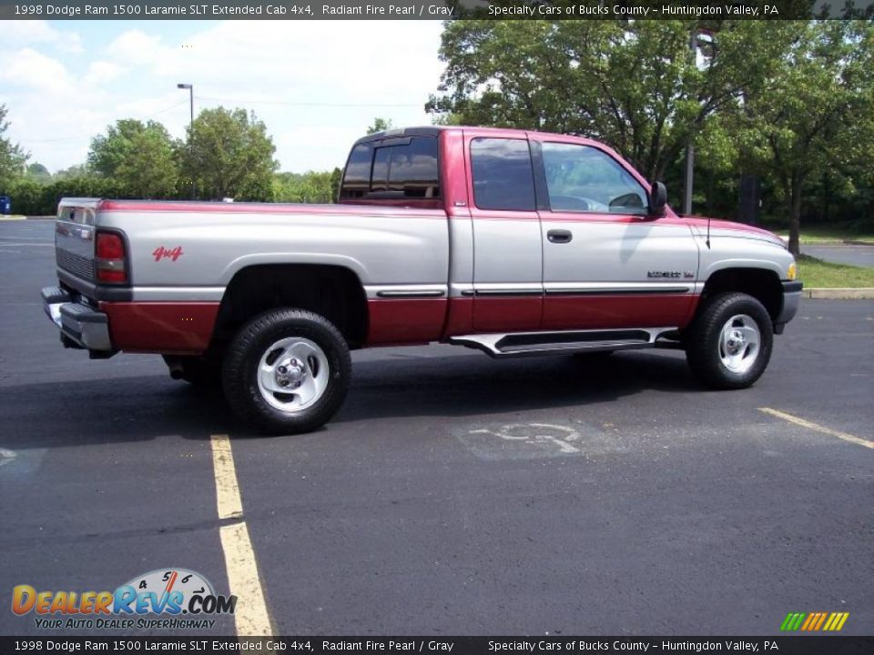 1998 Dodge Ram 1500 Laramie SLT Extended Cab 4x4 Radiant Fire Pearl / Gray Photo #10