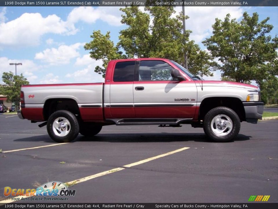 1998 Dodge Ram 1500 Laramie SLT Extended Cab 4x4 Radiant Fire Pearl / Gray Photo #12