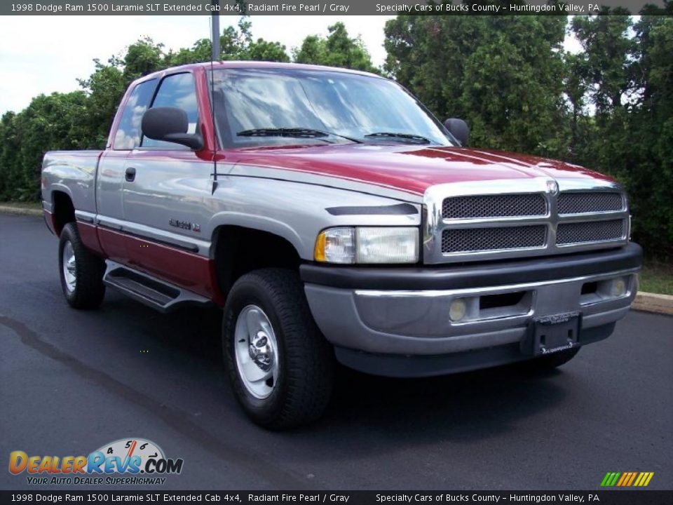 1998 Dodge Ram 1500 Laramie SLT Extended Cab 4x4 Radiant Fire Pearl / Gray Photo #13
