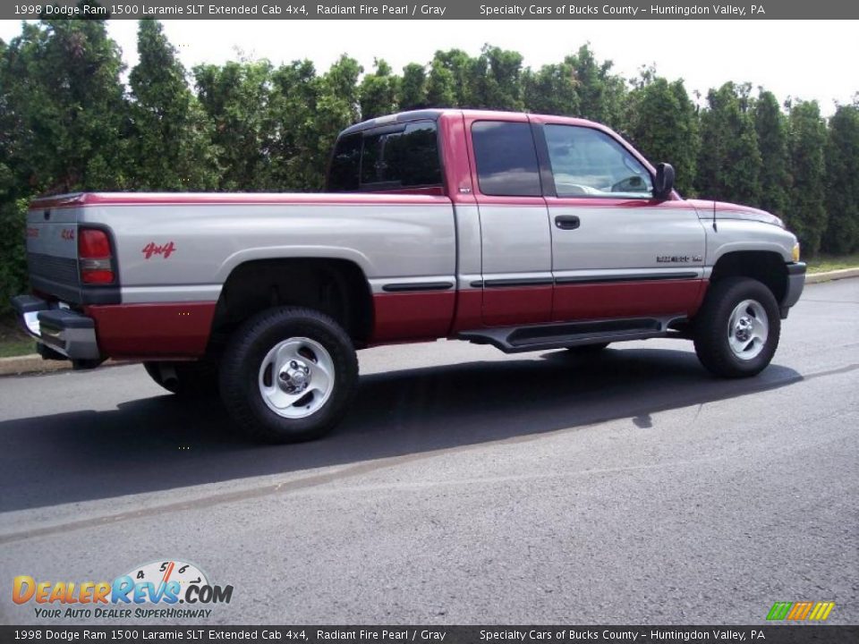 1998 Dodge Ram 1500 Laramie SLT Extended Cab 4x4 Radiant Fire Pearl / Gray Photo #16
