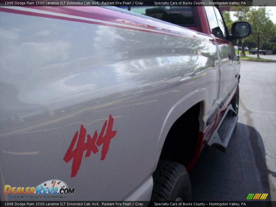 1998 Dodge Ram 1500 Laramie SLT Extended Cab 4x4 Radiant Fire Pearl / Gray Photo #18