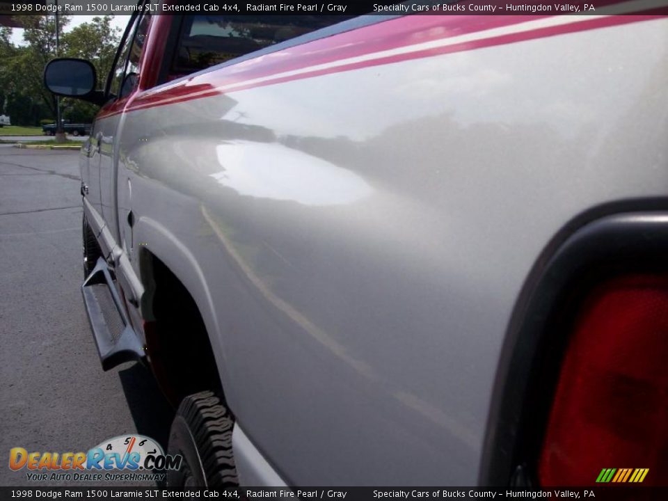 1998 Dodge Ram 1500 Laramie SLT Extended Cab 4x4 Radiant Fire Pearl / Gray Photo #19