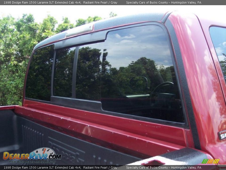1998 Dodge Ram 1500 Laramie SLT Extended Cab 4x4 Radiant Fire Pearl / Gray Photo #26