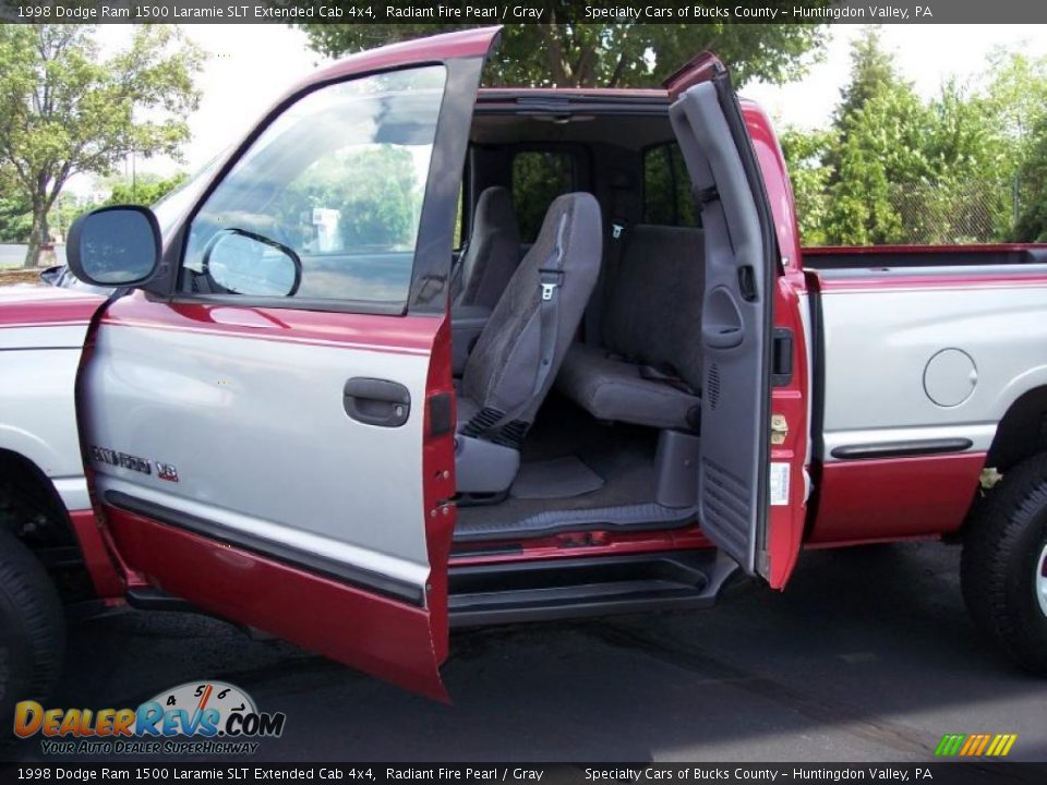 1998 Dodge Ram 1500 Laramie SLT Extended Cab 4x4 Radiant Fire Pearl / Gray Photo #30