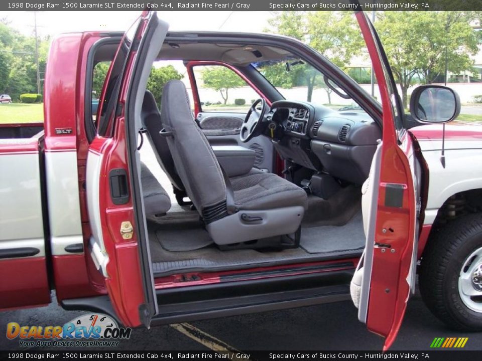 1998 Dodge Ram 1500 Laramie SLT Extended Cab 4x4 Radiant Fire Pearl / Gray Photo #31