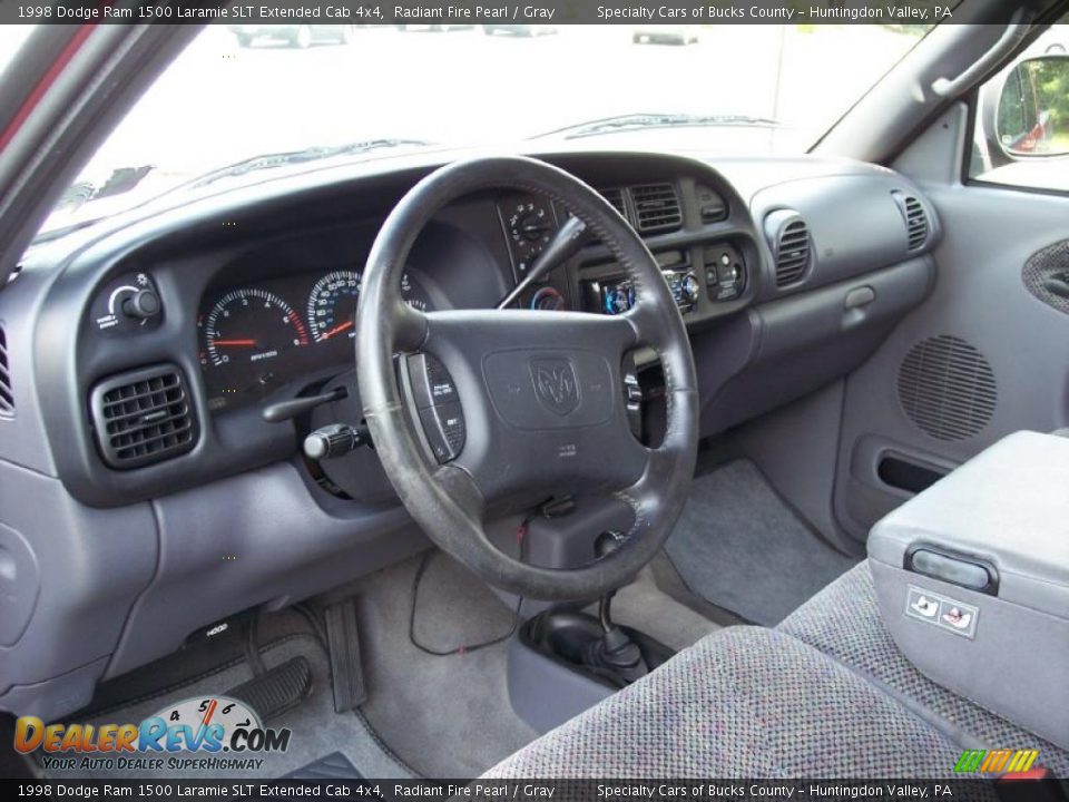 1998 Dodge Ram 1500 Laramie SLT Extended Cab 4x4 Radiant Fire Pearl / Gray Photo #32