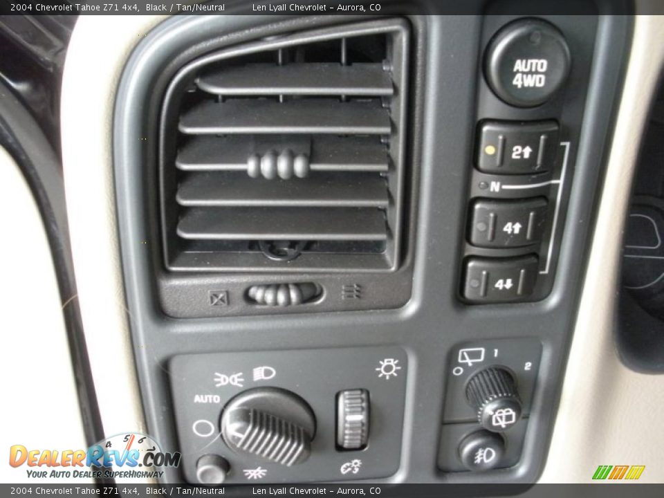 2004 Chevrolet Tahoe Z71 4x4 Black / Tan/Neutral Photo #19