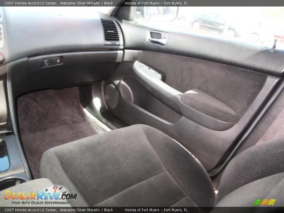 2007 Honda Accord LX Sedan Alabaster Silver Metallic / Black Photo #13