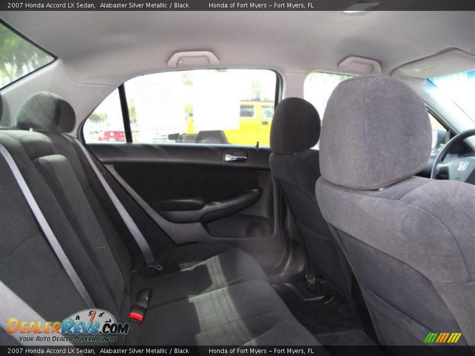 2007 Honda Accord LX Sedan Alabaster Silver Metallic / Black Photo #14