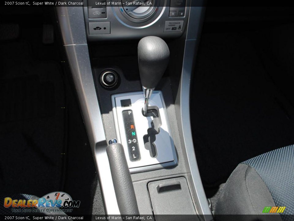 2007 Scion tC Super White / Dark Charcoal Photo #17
