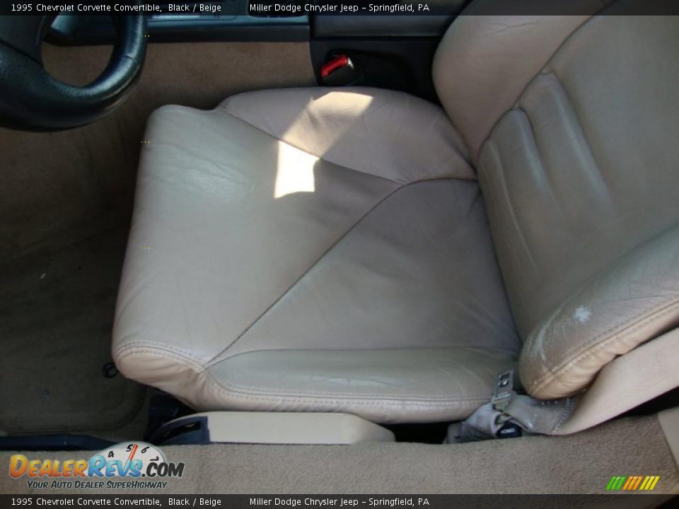 1995 Chevrolet Corvette Convertible Black / Beige Photo #15