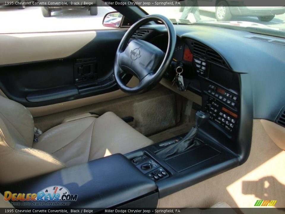 1995 Chevrolet Corvette Convertible Black / Beige Photo #18