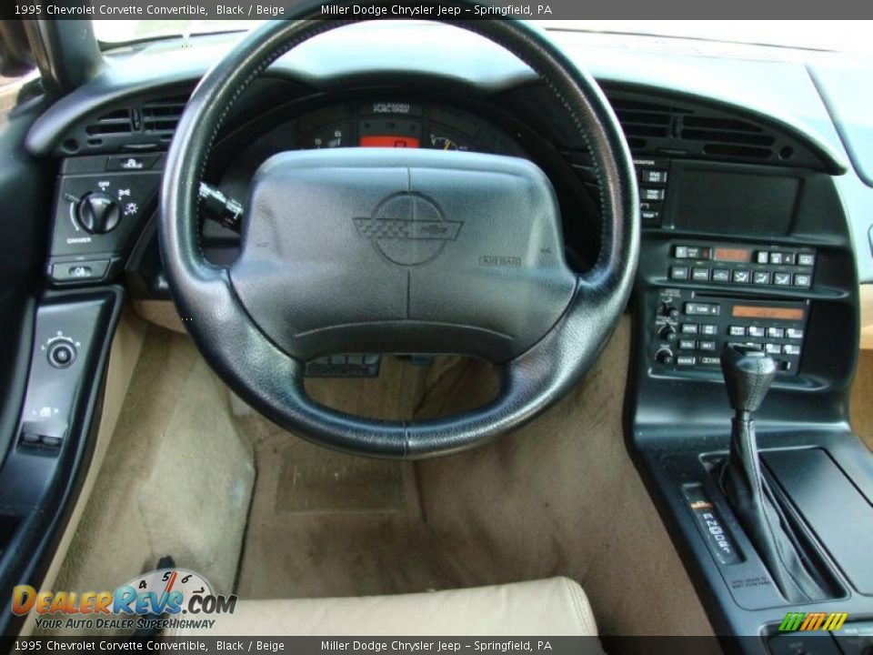 1995 Chevrolet Corvette Convertible Black / Beige Photo #27