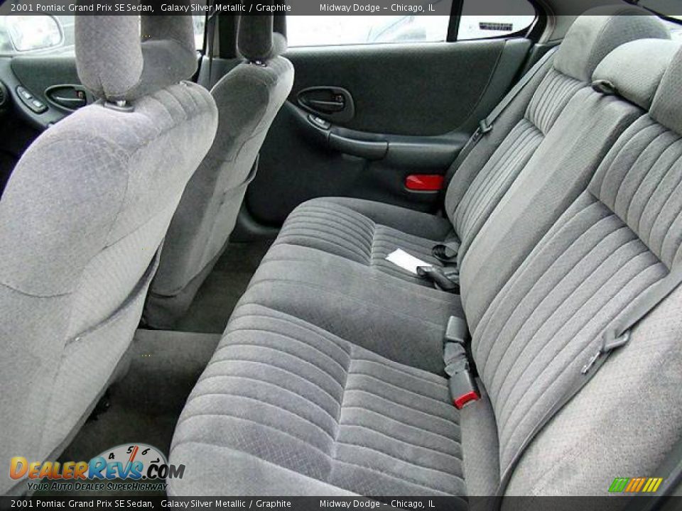 2001 Pontiac Grand Prix SE Sedan Galaxy Silver Metallic / Graphite Photo #5