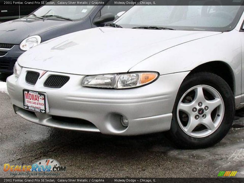 2001 Pontiac Grand Prix SE Sedan Galaxy Silver Metallic / Graphite Photo #7