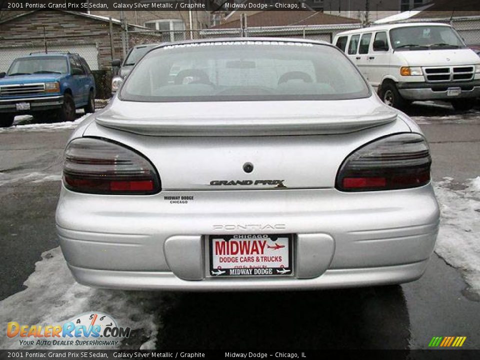 2001 Pontiac Grand Prix SE Sedan Galaxy Silver Metallic / Graphite Photo #9
