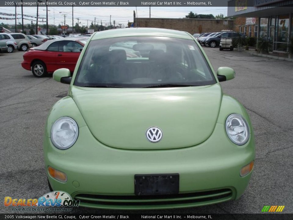 2005 Volkswagen New Beetle GL Coupe Cyber Green Metallic / Black Photo #2