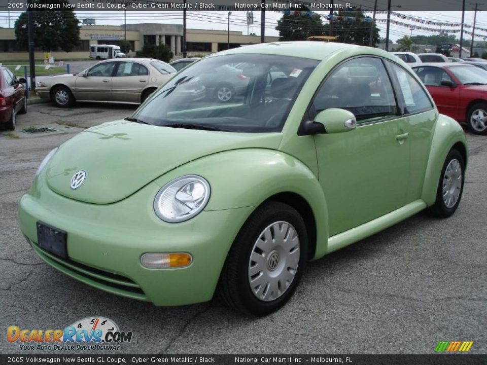 2005 Volkswagen New Beetle GL Coupe Cyber Green Metallic / Black Photo #3