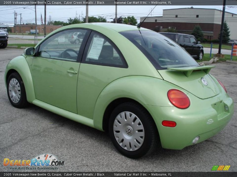 2005 Volkswagen New Beetle GL Coupe Cyber Green Metallic / Black Photo #4