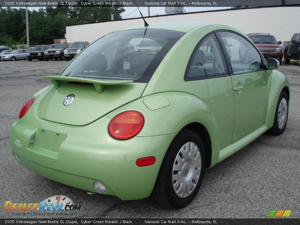 2005 Volkswagen New Beetle GL Coupe Cyber Green Metallic / Black Photo #6