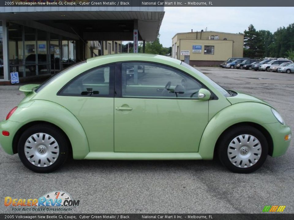 2005 Volkswagen New Beetle GL Coupe Cyber Green Metallic / Black Photo #7