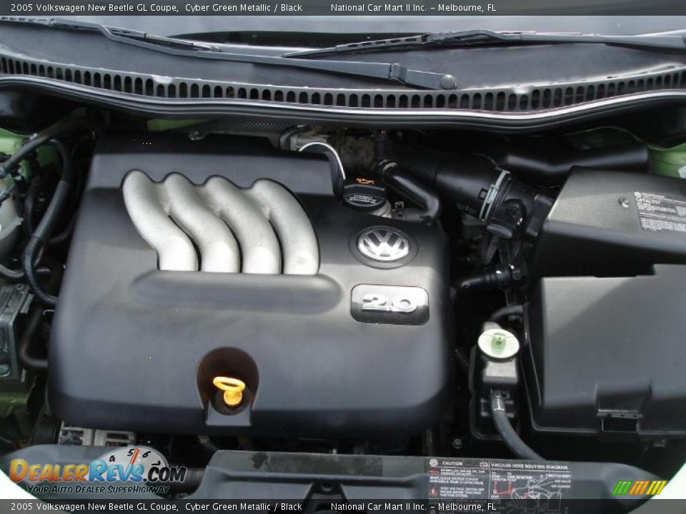 2005 Volkswagen New Beetle GL Coupe Cyber Green Metallic / Black Photo #34