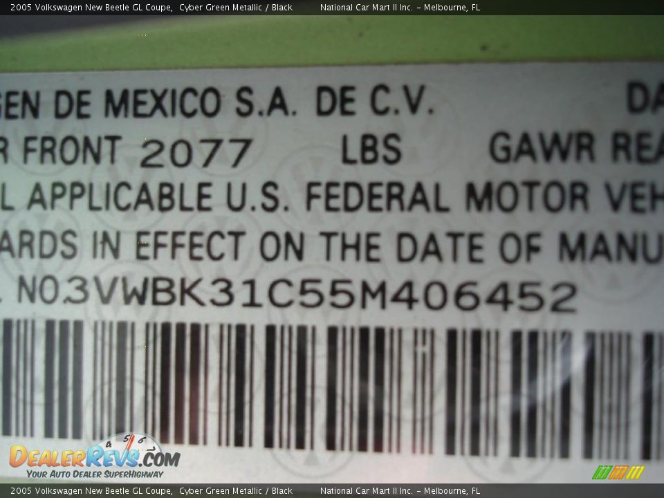 2005 Volkswagen New Beetle GL Coupe Cyber Green Metallic / Black Photo #35