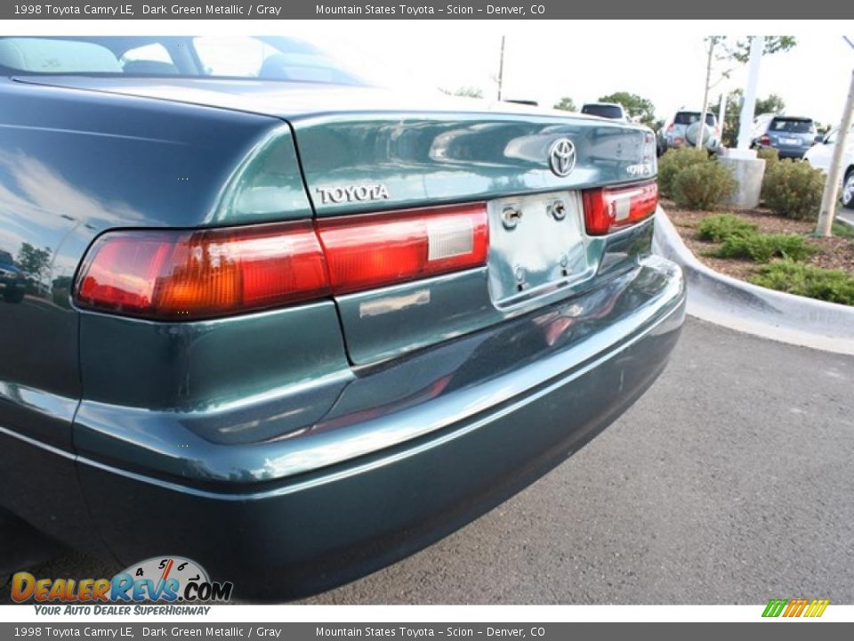 1998 Toyota Camry LE Dark Green Metallic / Gray Photo #29