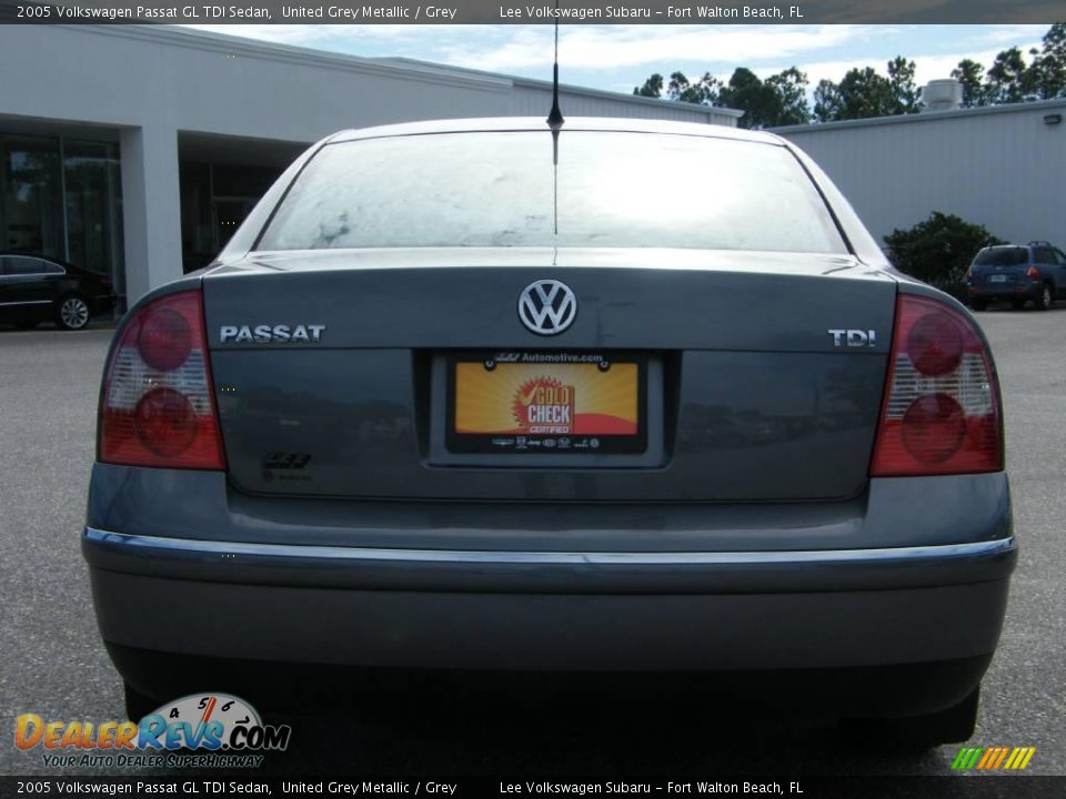 2005 Volkswagen Passat GL TDI Sedan United Grey Metallic / Grey Photo #4