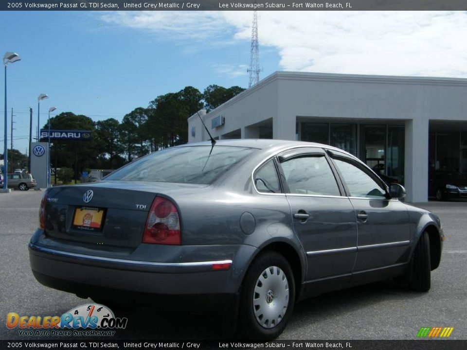 2005 Volkswagen Passat GL TDI Sedan United Grey Metallic / Grey Photo #5
