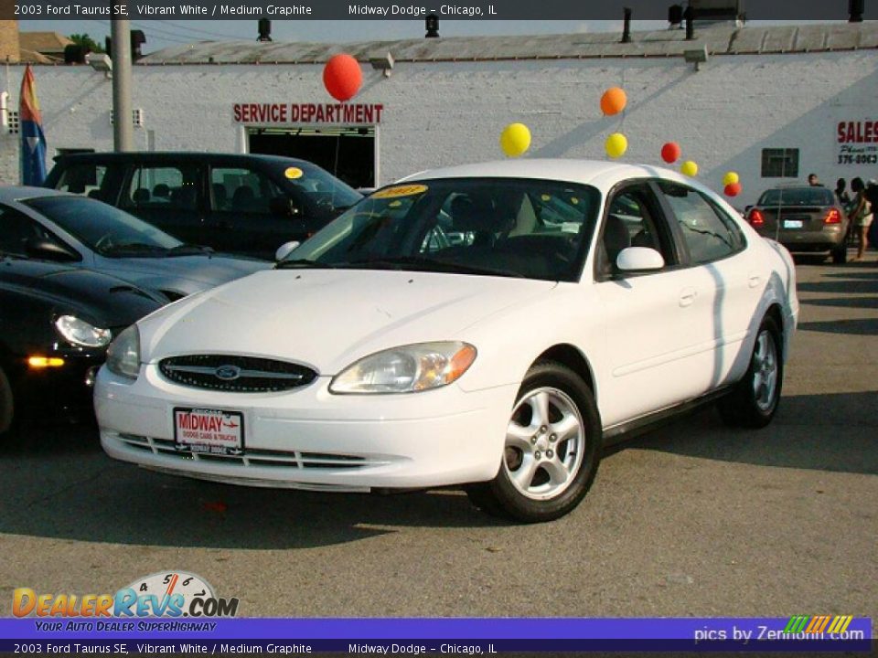 2003 Ford Taurus SE Vibrant White / Medium Graphite Photo #1