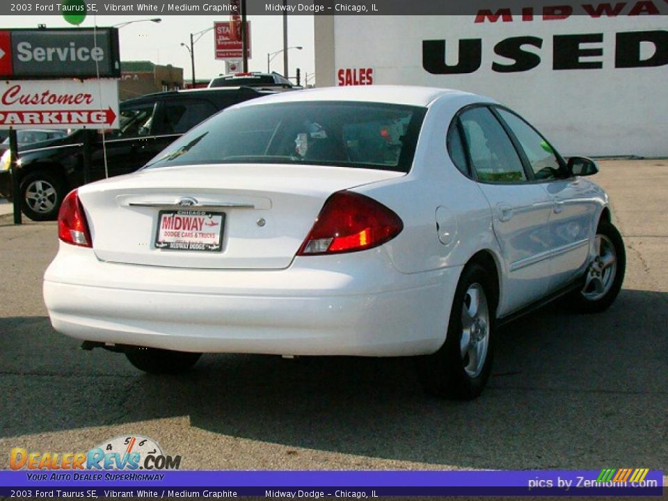 2003 Ford Taurus SE Vibrant White / Medium Graphite Photo #2