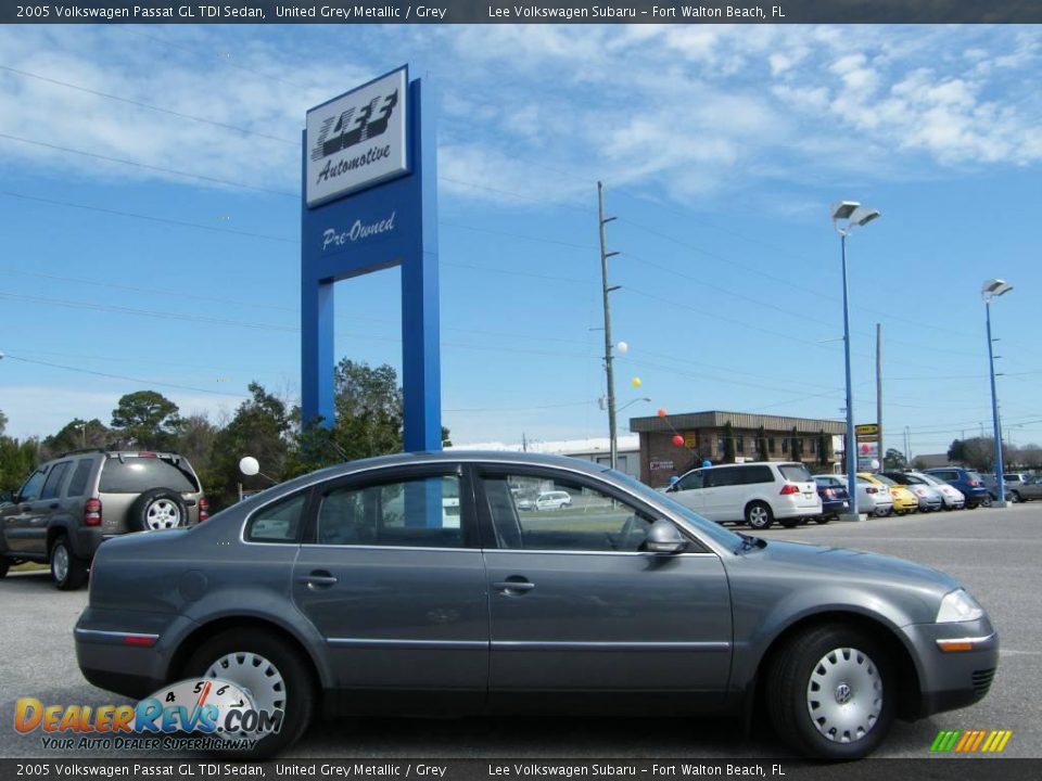 2005 Volkswagen Passat GL TDI Sedan United Grey Metallic / Grey Photo #6