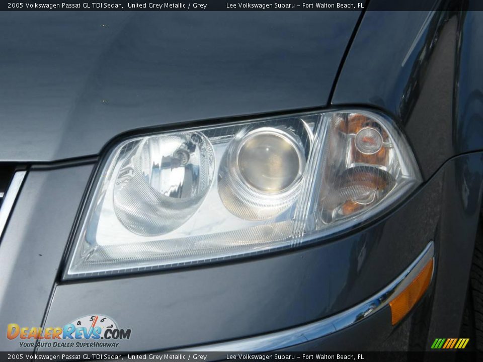 2005 Volkswagen Passat GL TDI Sedan United Grey Metallic / Grey Photo #9