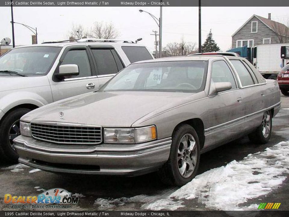 1995 Cadillac DeVille Sedan Light Driftwood Metallic / Tan Photo #1
