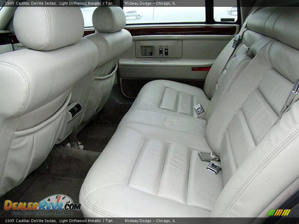 1995 Cadillac DeVille Sedan Light Driftwood Metallic / Tan Photo #4