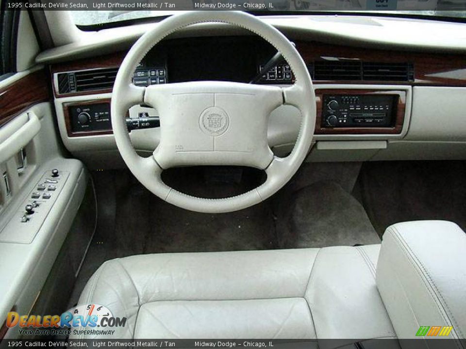 1995 Cadillac DeVille Sedan Light Driftwood Metallic / Tan Photo #5