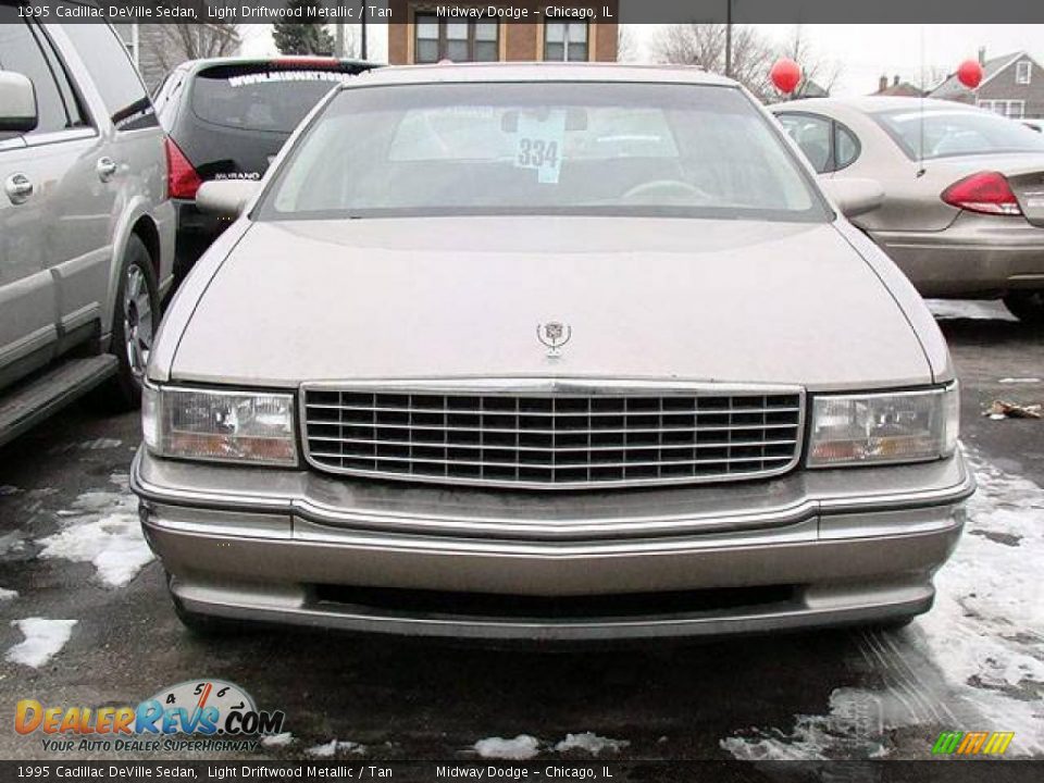 1995 Cadillac DeVille Sedan Light Driftwood Metallic / Tan Photo #7