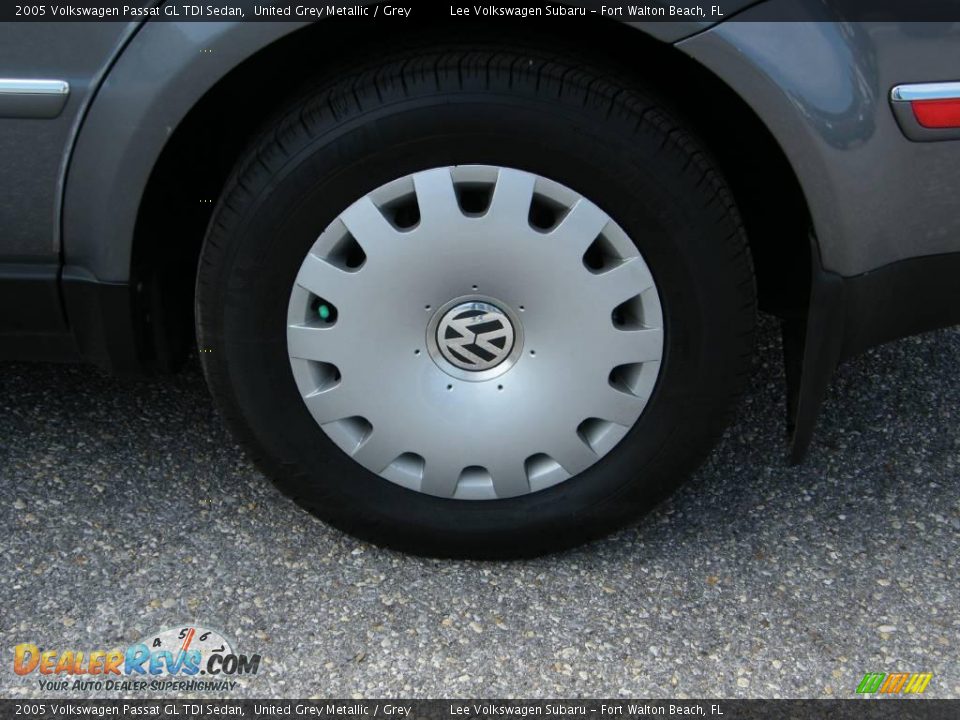 2005 Volkswagen Passat GL TDI Sedan United Grey Metallic / Grey Photo #11