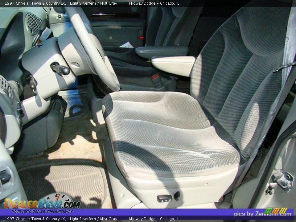 1997 Chrysler Town & Country LX  Light Silverfern / Mist Gray Photo #3