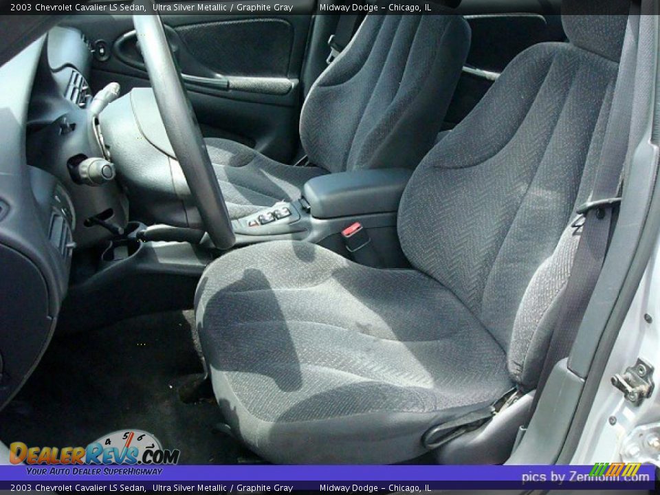 2003 Chevrolet Cavalier LS Sedan Ultra Silver Metallic / Graphite Gray Photo #3