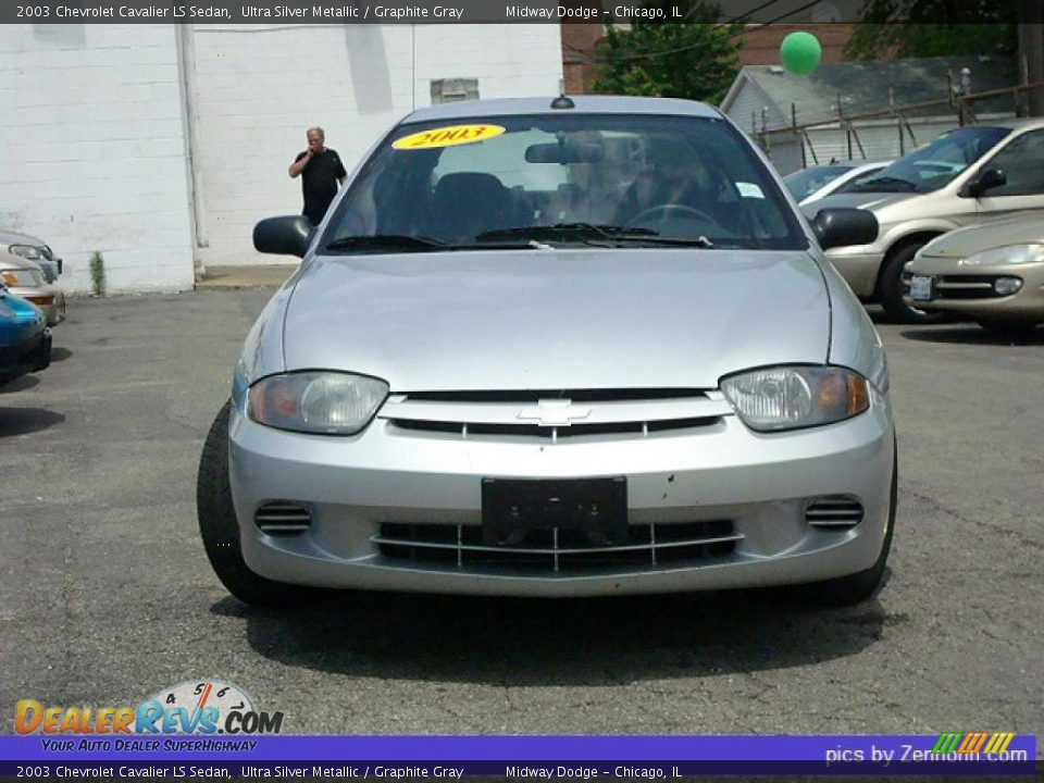 2003 Chevrolet Cavalier LS Sedan Ultra Silver Metallic / Graphite Gray Photo #8