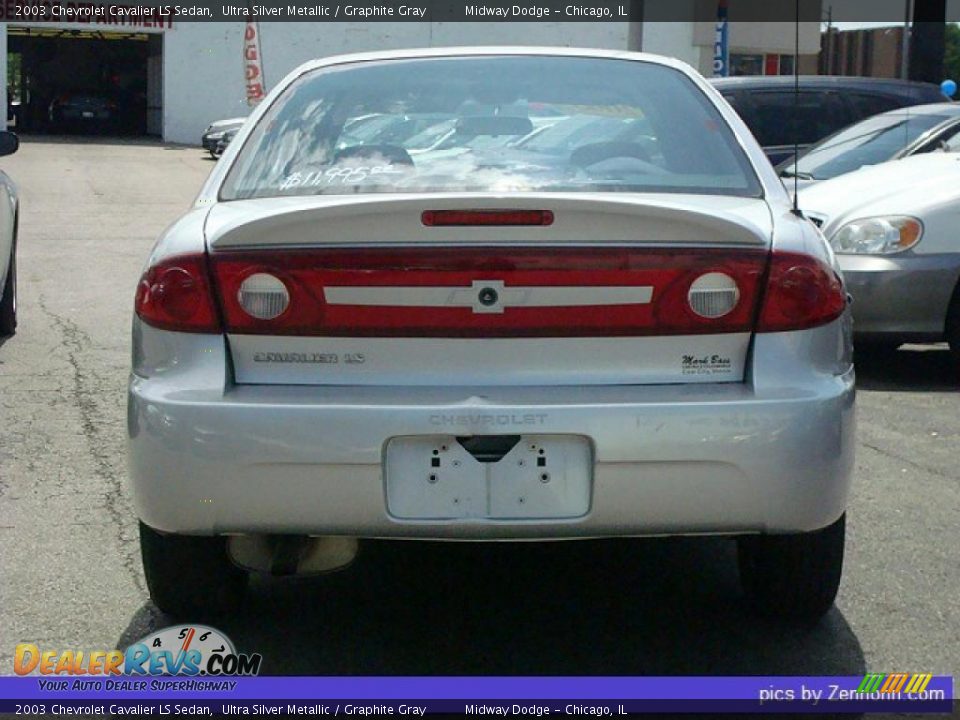 2003 Chevrolet Cavalier LS Sedan Ultra Silver Metallic / Graphite Gray Photo #9
